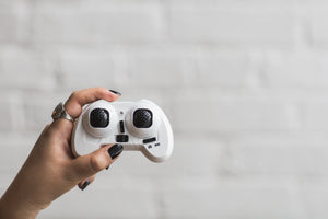 Handhaltender Drohnen-Controller